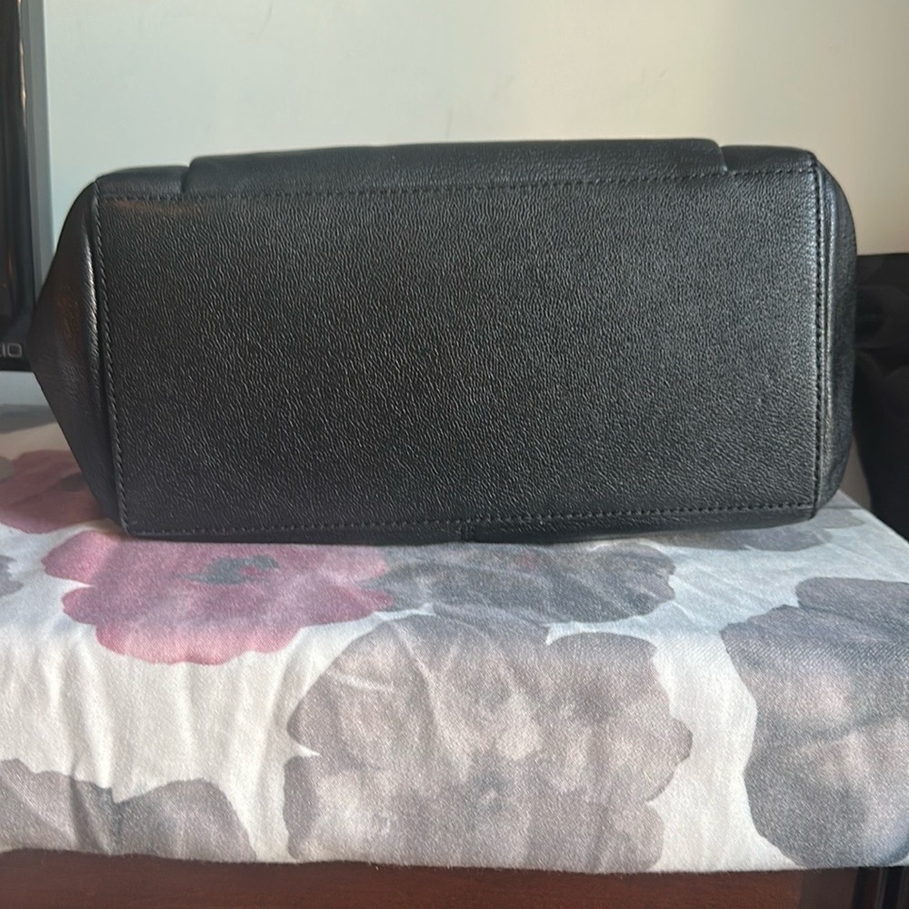 Kate Spade ♠️ Black Leather Front Flap Pocket Bow Tote - Picture 6 of 9